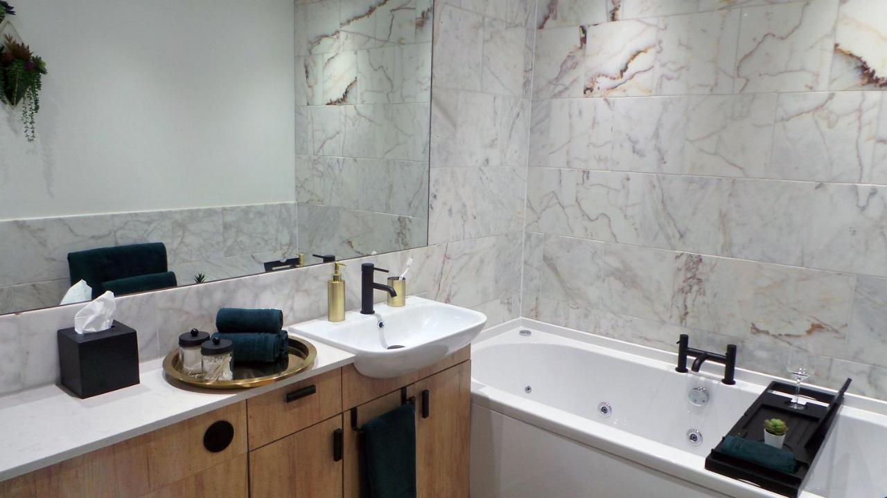 Luxury 1 Bedroom Duplex With Free Parking Plymouth Buitenkant foto
