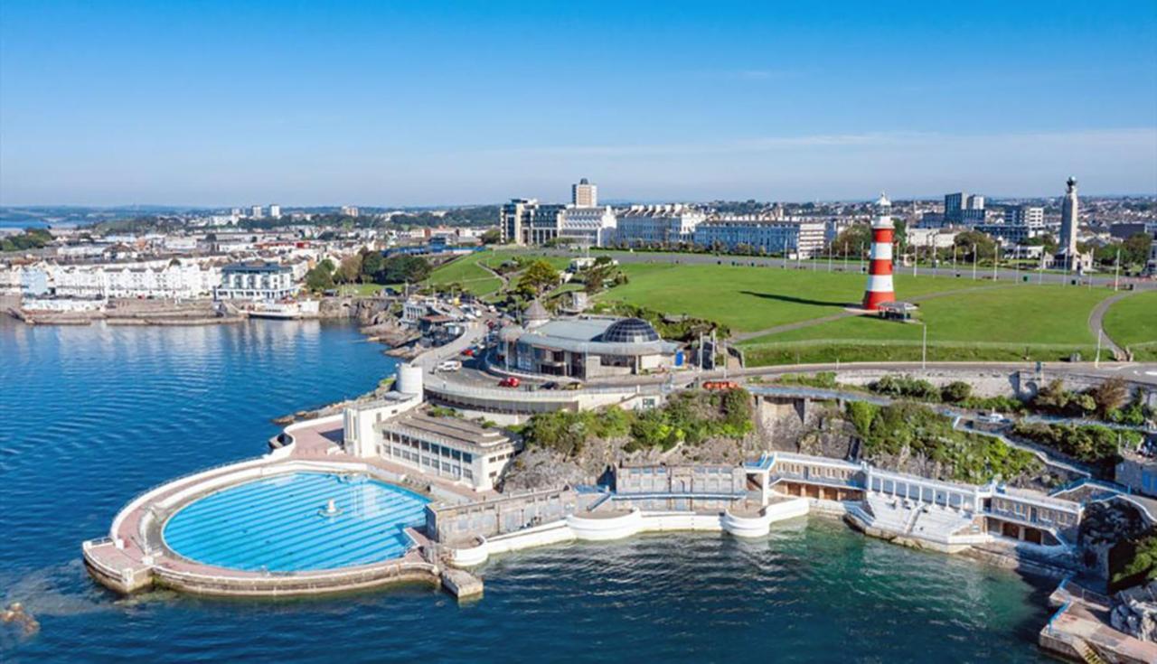 Luxury 1 Bedroom Duplex With Free Parking Plymouth Buitenkant foto
